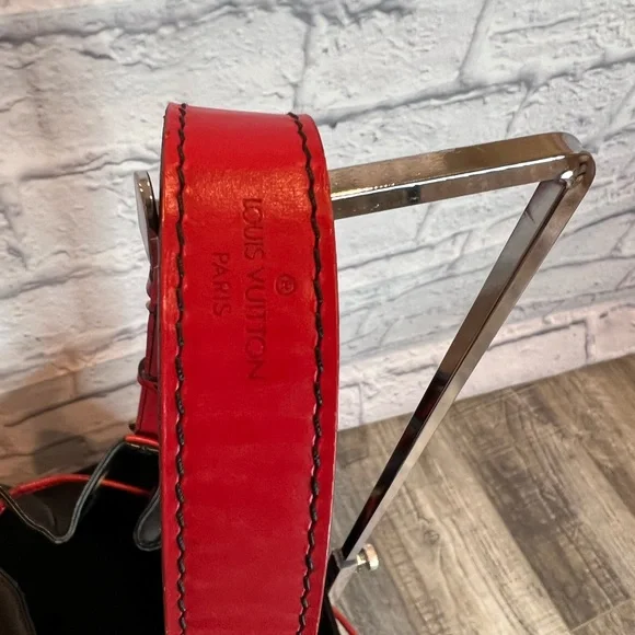 SOLD LOUIS VUITTON Noe Black Epi Leather Shoulder Bag Tote - Picture 7 of 13